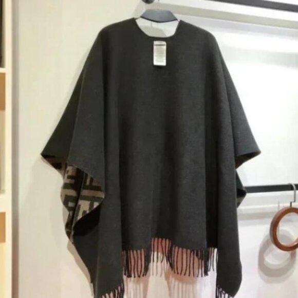 Fendi Shawl - Picture 4 of 5